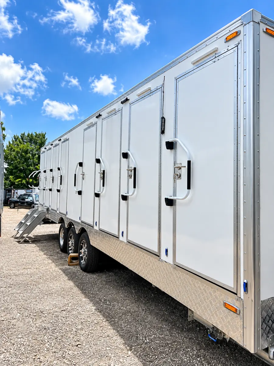 30ft shower and restroom combination trailer with multiple stall doors